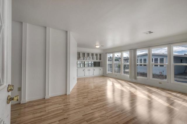 Detail Gallery Image 5 of 46 For 1175 La Moree Dr #7,  San Marcos,  CA 92078 - 2 Beds | 2 Baths