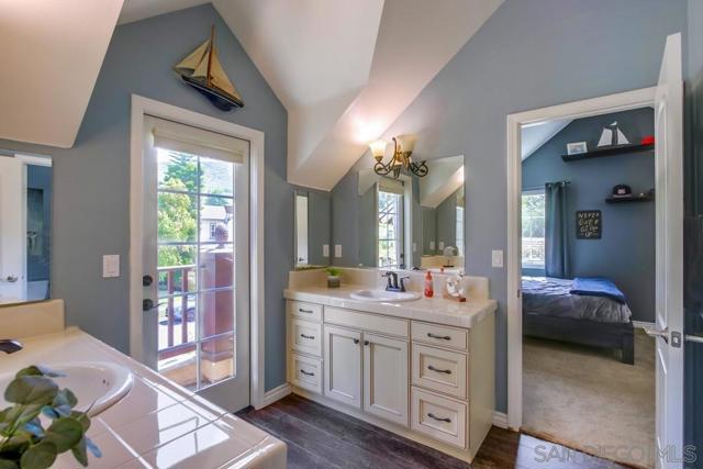 3515 CAMINO CEREZA, Carlsbad CA: https://media.crmls.org/mediaz/b3e8954a-ea52-40f5-8729-ad5c33c4f1d9.jpg
