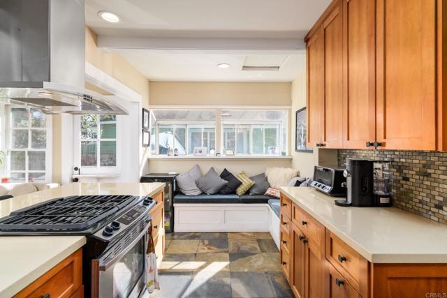 Detail Gallery Image 12 of 44 For 3915 Falcon St, San Diego,  CA 92103 - 3 Beds | 3 Baths