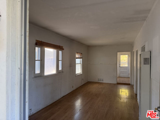 819 Pier Avenue photo 5
