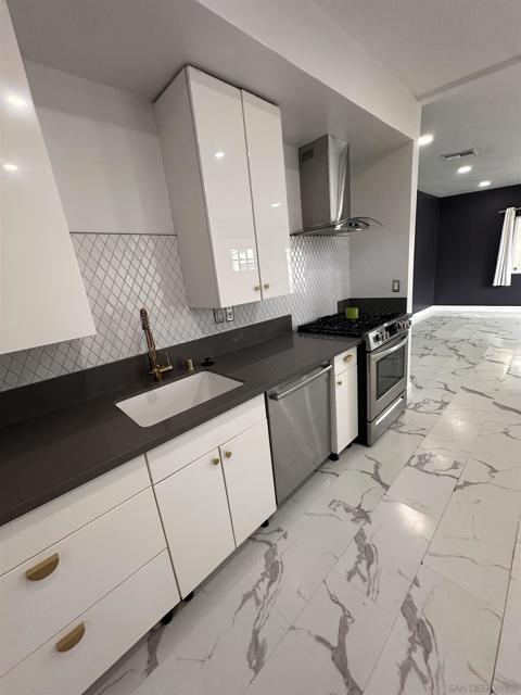 736 Jewell Drive, San Diego CA: https://media.crmls.org/mediaz/b3e92bdd-3895-4ef8-876a-241eca29799e.jpg