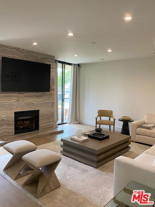 1825 Midvale Avenue, Los Angeles CA: https://media.crmls.org/mediaz/b3e933d2-4221-4493-9265-b8e0b6aac383.jpg