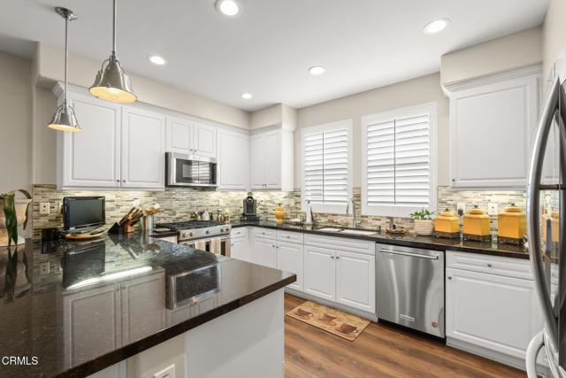 Detail Gallery Image 5 of 46 For 3729 Islander Walk, Oxnard,  CA 93035 - 4 Beds | 3/1 Baths