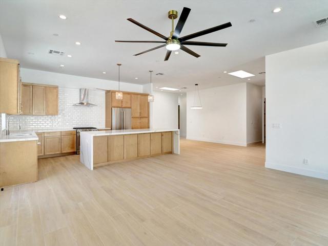 52120 Avenida Alvarado, La Quinta CA: https://media.crmls.org/mediaz/b3e9b278-ba07-494d-a18a-ac62192d7930.jpg