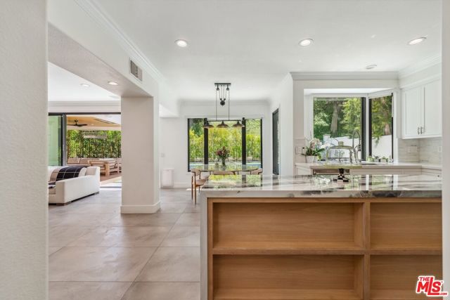 23180 Park Blanco, Calabasas CA: https://media.crmls.org/mediaz/b3e9ce39-2691-43a2-a61d-c4f055c0203e.jpg