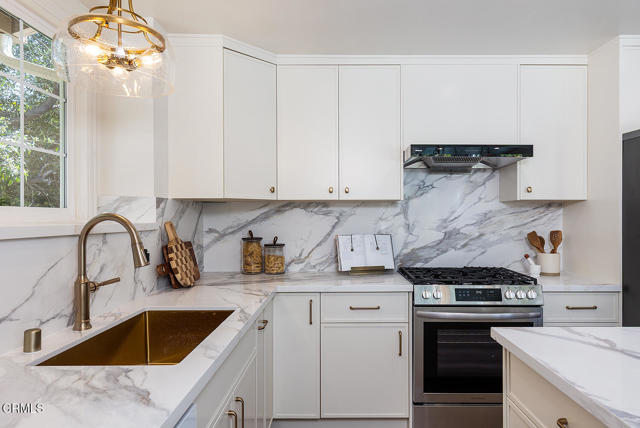 Detail Gallery Image 18 of 46 For 2345 Orange Cove Ave, La Crescenta,  CA 91214 - 5 Beds | 4/1 Baths