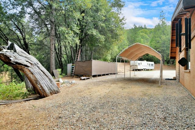 17533 Humbug Creek Road, Glencoe CA: https://media.crmls.org/mediaz/b3ebcb6d-c1d9-4018-b537-efc9d0d337cb.jpg