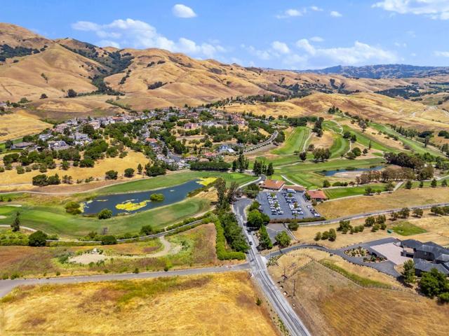 1822 Saint Andrews Court, Milpitas CA: https://media.crmls.org/mediaz/b3ec5e2f-4bd4-4673-9b7d-f90a45d84f76.jpg