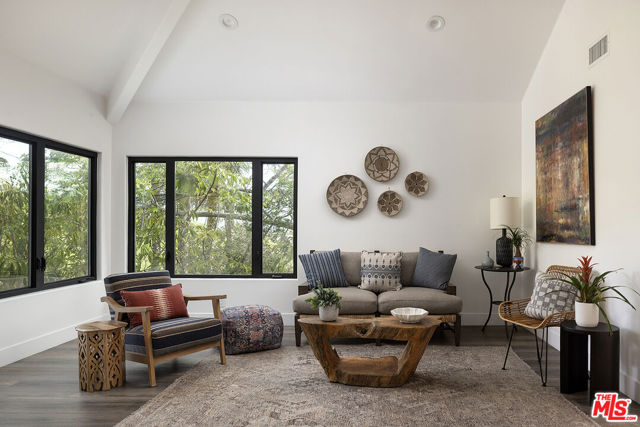28902 Verde Mesa Lane, Malibu CA: https://media.crmls.org/mediaz/b3ec7486-16cc-40fa-aa2a-ba8ae39168bf.jpg