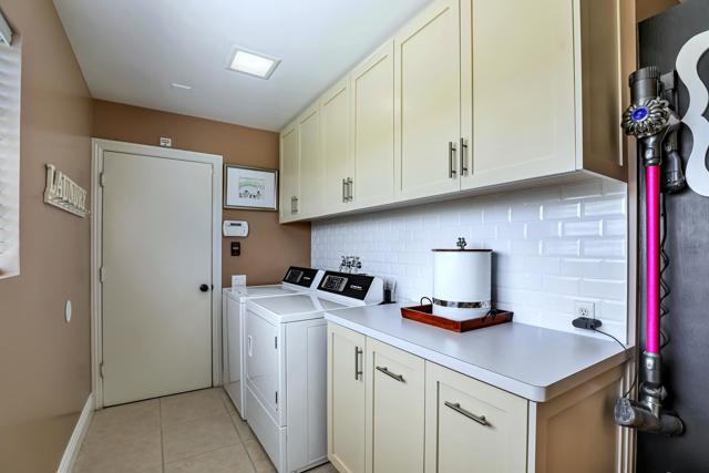 77655 Avenida Montezuma, La Quinta CA: https://media.crmls.org/mediaz/b3ec8719-a817-4ffa-80a9-f1c66cba203a.jpg