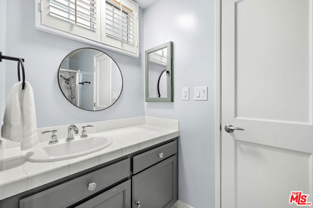 1228 14th Street, Santa Monica CA: https://media.crmls.org/mediaz/b3ed168b-6a4b-4282-9080-243242f68429.jpg