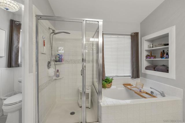 838 Masters Dr, Oceanside CA: https://media.crmls.org/mediaz/b3ed2ea0-3640-4f72-a3a0-4d81f3d8469e.jpg