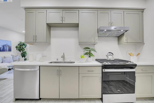 42111 Osgood Rd, Fremont CA: https://media.crmls.org/mediaz/b3ed9fb7-cbb5-4089-846e-43c77a45b105.jpg
