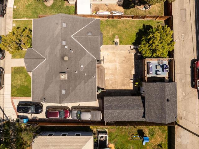 1418 Bradley Court, San Mateo CA: https://media.crmls.org/mediaz/b3eda347-6ba9-49e1-ba41-a96a176b28fa.jpg