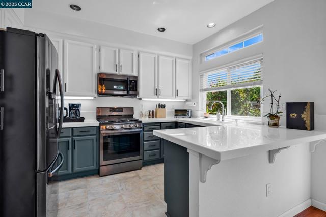 214 S Wildwood, Hercules CA: https://media.crmls.org/mediaz/b3edbe41-318f-4025-9985-16d207b72fd7.jpg