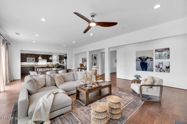 4968 Princess Drive, Agoura Hills CA: https://media.crmls.org/mediaz/b3ee7a74-88e2-41be-842f-ad8b264538bd.jpg