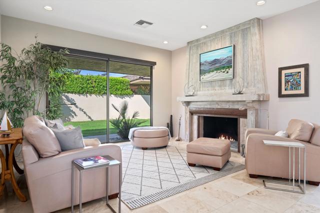 12 Whittier Court, Rancho Mirage CA: https://media.crmls.org/mediaz/b3ef4ba9-4d56-47ae-b89b-20bea94b31b9.jpg