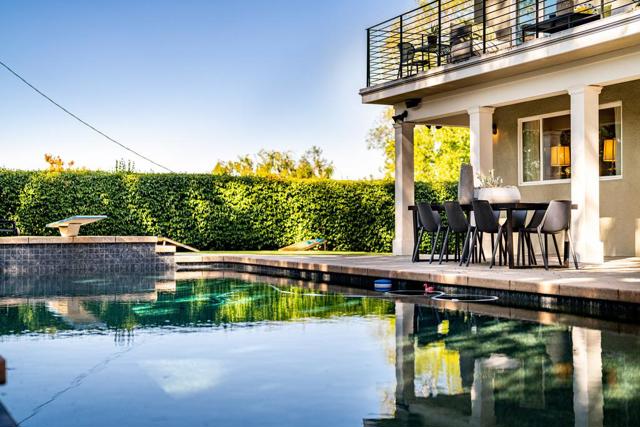 1455 Redwood Drive, Los Altos CA: https://media.crmls.org/mediaz/b3ef55ea-5eea-4e0a-8ed1-831805c8e998.jpg