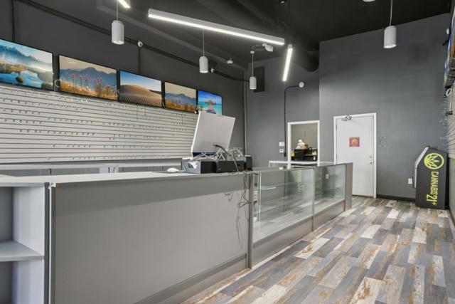 649651 Francisco St, San Francisco CA: https://media.crmls.org/mediaz/b3f1a2b3-8ddc-4f45-89d6-3e39cc3445ad.jpg