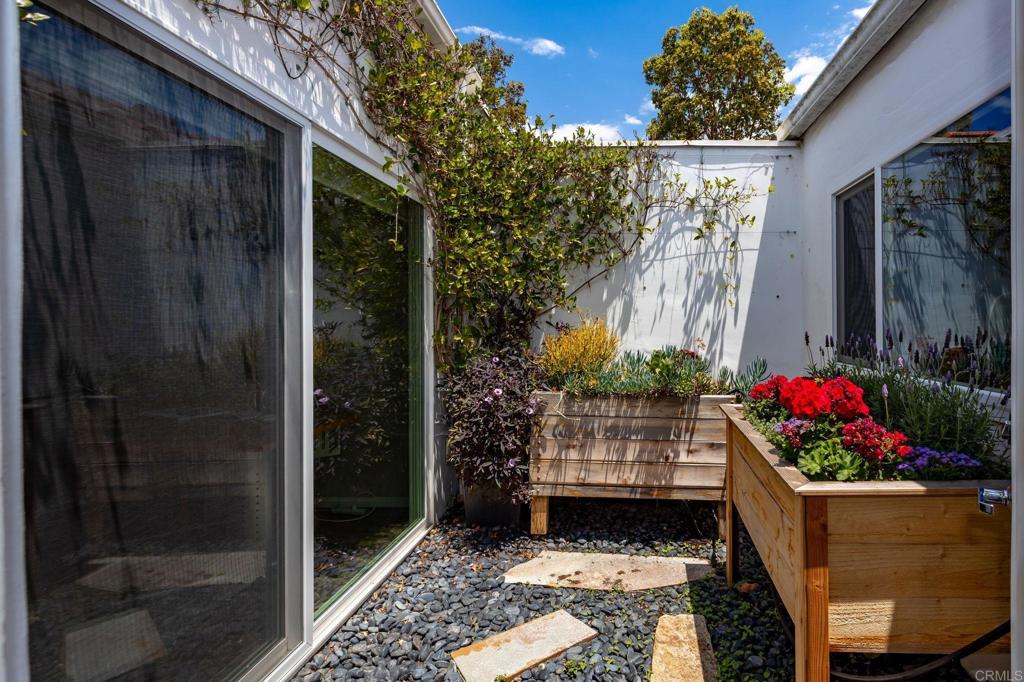 4980 Delos Way - photo 15