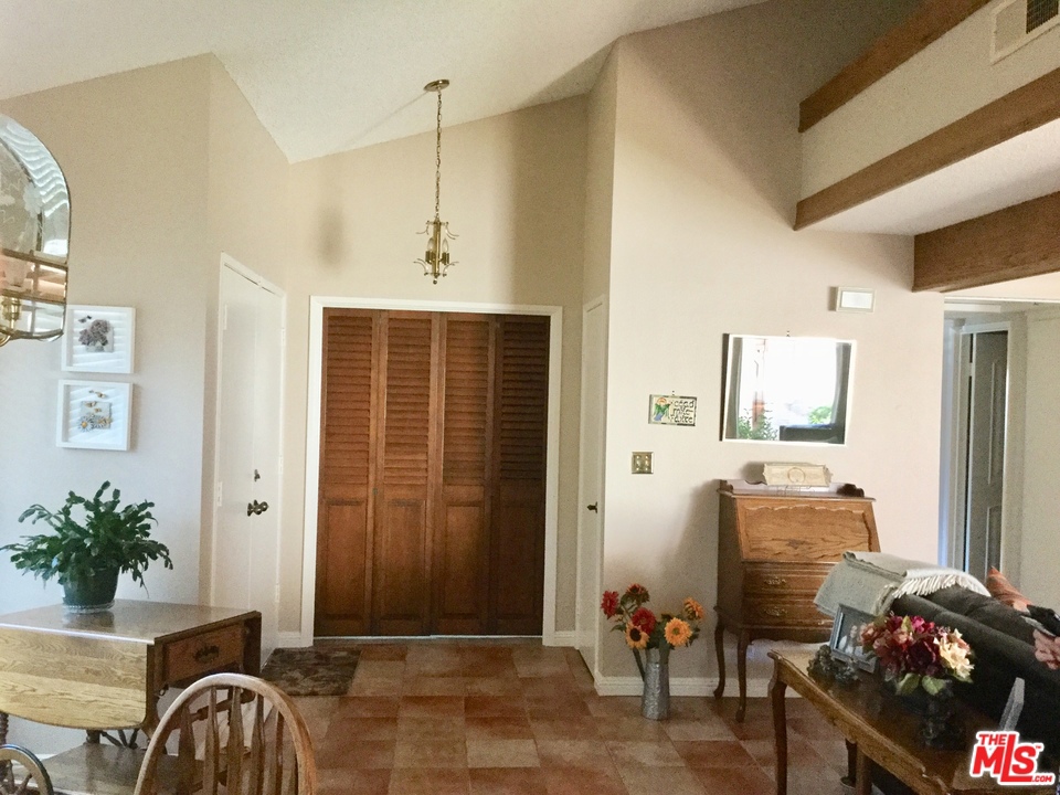 8520 DE SOTO Avenue 20, Canoga Park, CA 91304