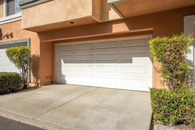 12061 Tivoli Park Row, San Diego CA: https://media.crmls.org/mediaz/b3f30c24-bd55-4f0e-b588-d7041d5c2141.jpg