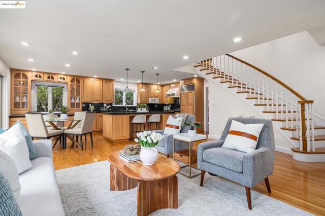 1415 Vancouver Ave, Burlingame CA: https://media.crmls.org/mediaz/b3f37d76-3c3f-4e13-af21-d590fd92ccd9.jpg