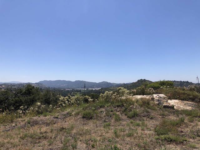 12465 Hillpoint Court, Valley Center CA: https://media.crmls.org/mediaz/b3f37fa0-84da-408e-a9d0-9e1ac9023845.jpg