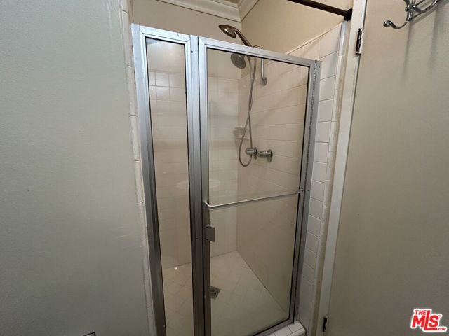 5142 Zelzah Avenue, Encino CA: https://media.crmls.org/mediaz/b3f3fba5-49ac-4908-82f2-aa4cccdb01a6.jpg