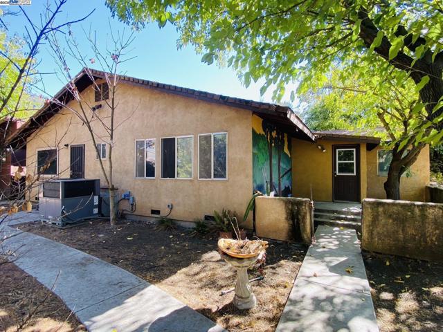 7705 Orford Rd, Stockton CA: https://media.crmls.org/mediaz/b3f4d209-0702-40f7-b1a4-87dfb31432e1.jpg