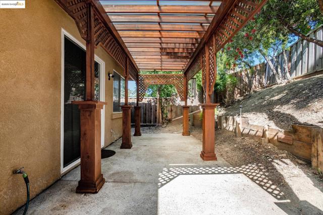 4112 Montgomery Hill Dr, Antioch CA: https://media.crmls.org/mediaz/b3f53a2b-3803-4187-8b58-69f54436df02.jpg
