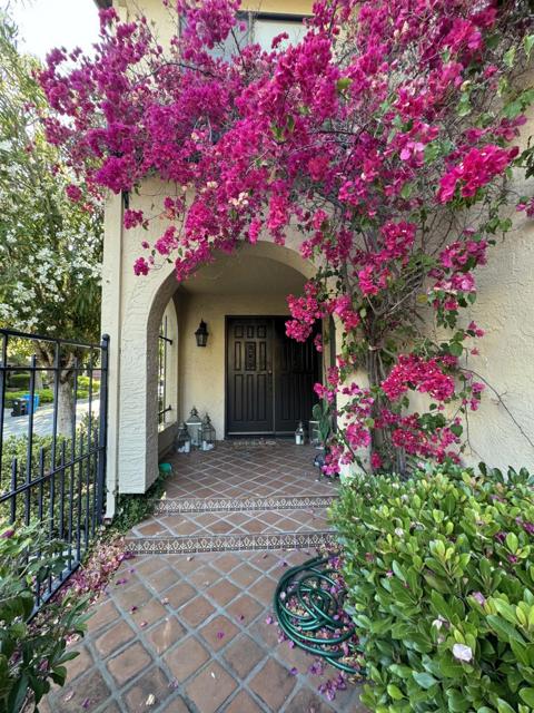 1119 Royal Lane, San Carlos CA: https://media.crmls.org/mediaz/b3f53ad2-831f-43db-a58e-49c7ed019d17.jpg