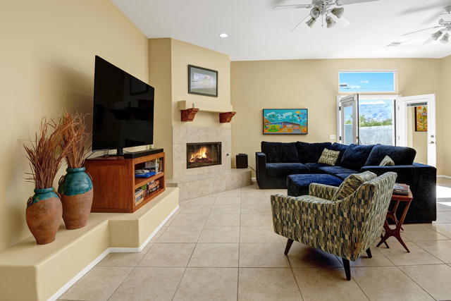 78595 Saguaro Road, La Quinta CA: https://media.crmls.org/mediaz/b3f54c10-e344-4478-bee9-a510a5280f13.jpg