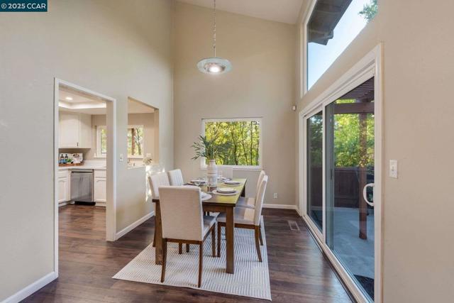 1084 Southdown Court, Walnut Creek CA: https://media.crmls.org/mediaz/b3f5c2b0-b3cd-41e0-bfaf-ec5cdc3ba378.jpg