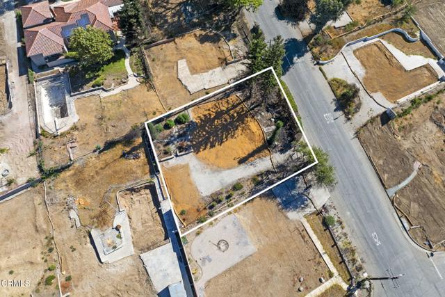 2975 Santa Anita Avenue, Altadena CA: https://media.crmls.org/mediaz/b3f5e070-73a1-41da-8d13-93695be89c41.jpg