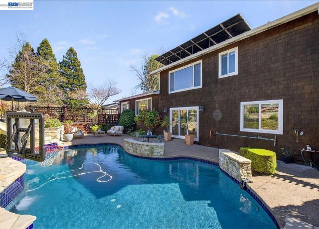 Image 42 of 60 For 976 Richard Ln