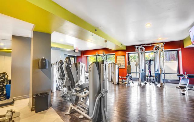 100 Harbor Dr, San Diego CA: https://media.crmls.org/mediaz/b3f6df85-b969-4703-803b-aa8cf47105a3.jpg