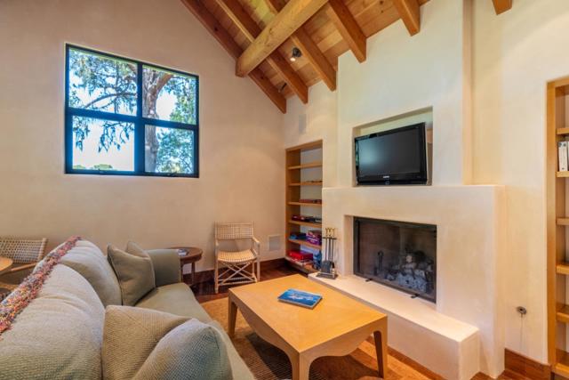 5441 Quail Meadows Drive, Carmel CA: https://media.crmls.org/mediaz/b3f72fcf-9e23-49a8-b22f-621a6f608ae5.jpg