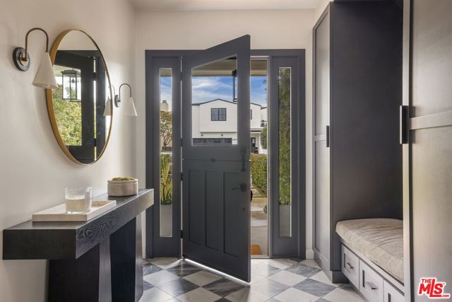 1401 Lynngrove Drive, Manhattan Beach, California 90266, 5 Bedrooms Bedrooms, ,4 BathroomsBathrooms,Residential,For Sale,Lynngrove,25498635