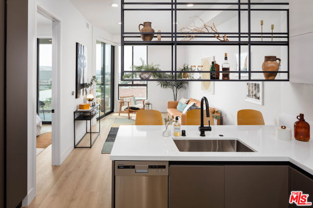 3833 Dunn, Culver City CA: https://media.crmls.org/mediaz/b3f7cbe9-4d28-4526-b805-5d5067b60c86.jpg