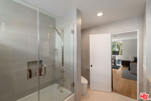 Drew Fenton | 11925 Goshen Avenue Los Angeles CA | MLS: 7475453 Drew Fenton | 11925 Goshen Avenue Los Angeles CA | MLS: 7475453