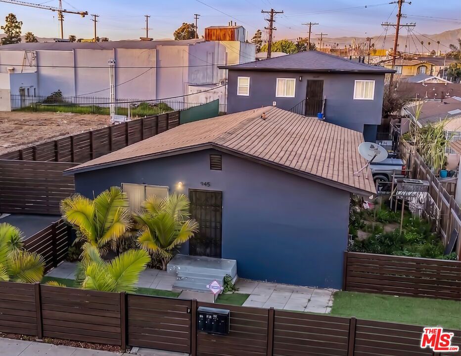 Multifamily at 945 W 76th Street