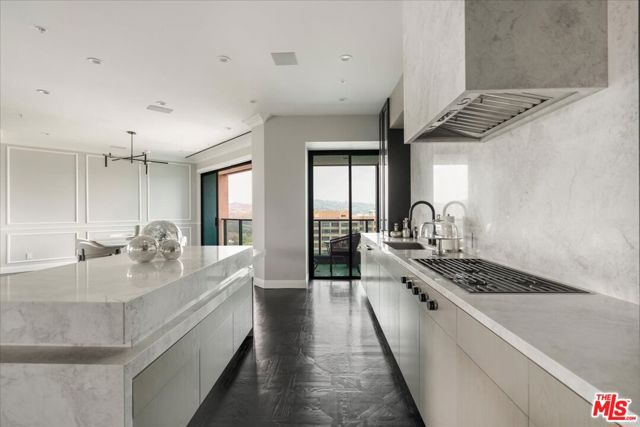 10490 Wilshire Boulevard, Los Angeles CA: https://media.crmls.org/mediaz/b3f8d5b4-c19d-422c-a3a1-37057bce9cb7.jpg