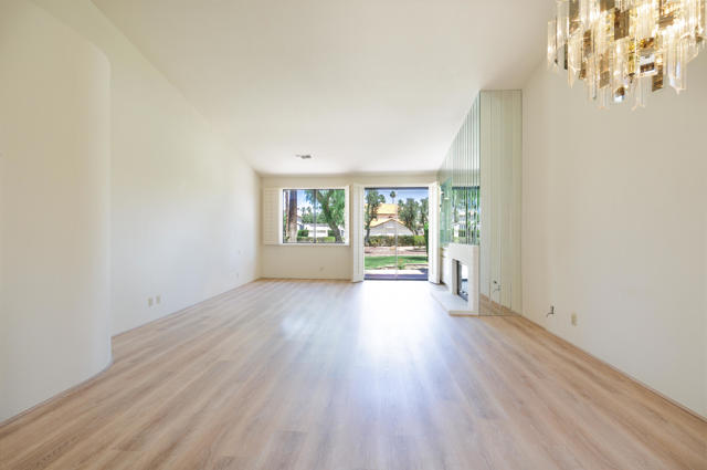106 Celano Circle, Palm Desert CA: https://media.crmls.org/mediaz/b3f92792-12d4-4845-b0ac-d6c15aa31db9.jpg
