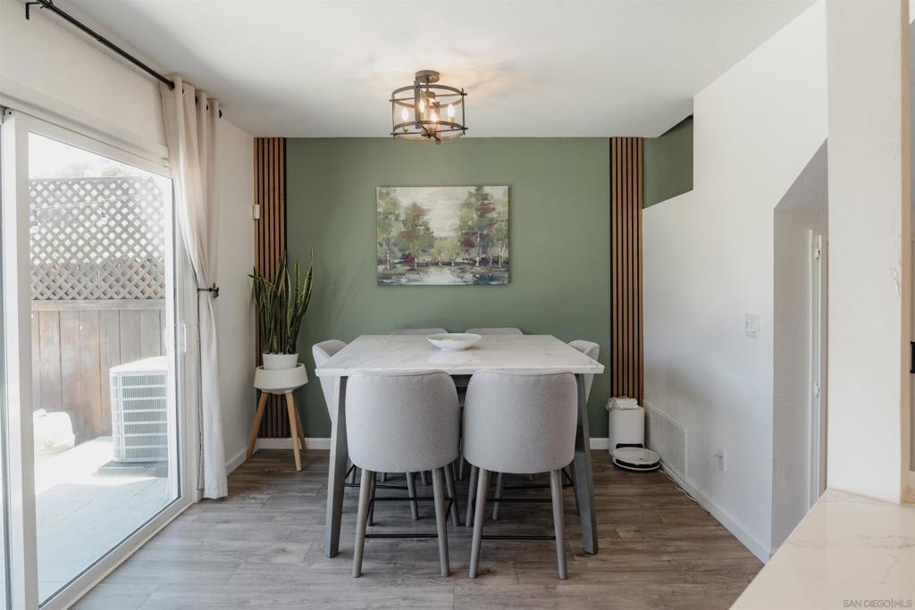 MLS #250033095SD img 10