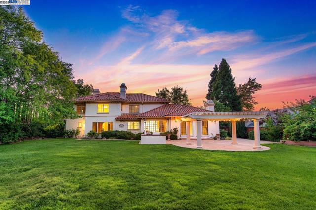 1655 Orvieto Ct, Pleasanton CA: https://media.crmls.org/mediaz/b3fa1d2d-f679-4622-a630-4061aae8fa65.jpg