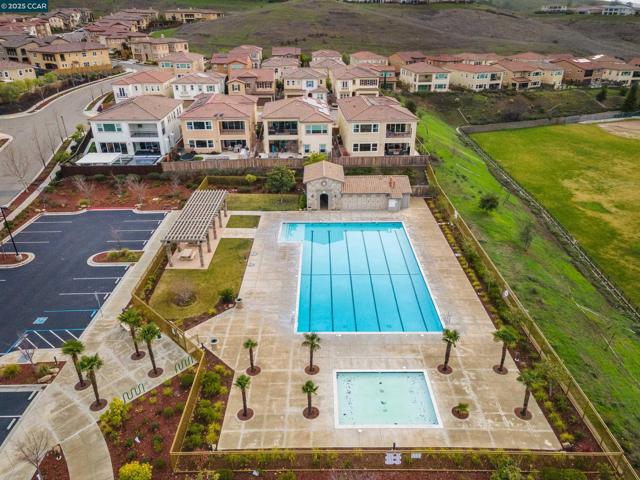 5617 Evolene St, Danville CA: https://media.crmls.org/mediaz/b3faaeba-8ed8-40d1-b89c-8a62b8a105e6.jpg