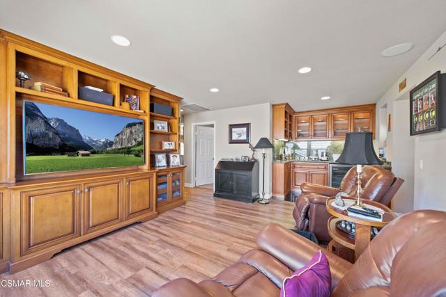 3194 Sunset Hills Boulevard, Thousand Oaks CA: https://media.crmls.org/mediaz/b3fabb06-9df2-441d-8336-5adaaf9c90b4.jpg