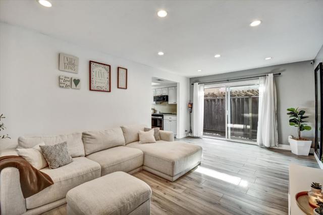 5078 Corte Verde Drive, San Jose CA: https://media.crmls.org/mediaz/b3fadf91-471f-476f-8a79-e92e011cd9d7.jpg