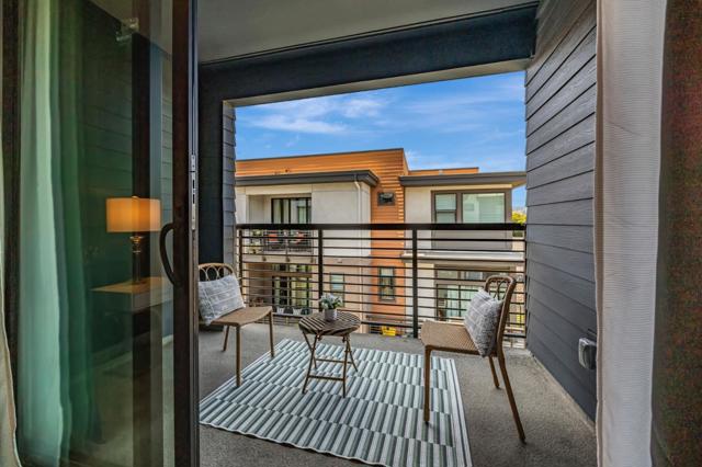 112 Waters Park Circle, San Mateo CA: https://media.crmls.org/mediaz/b3faef70-fc21-46e1-a8bb-5e1345ed060b.jpg